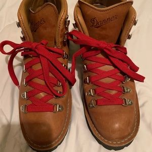 Danner Cascade Mountain Light  - Women’s